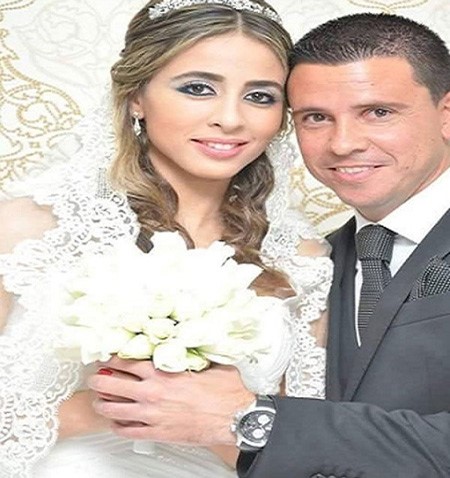 بالصور.. المدرب الإسباني سيرجيو لوبيرا يعتنق الإسلام ويتزوج لاعبة مغربية