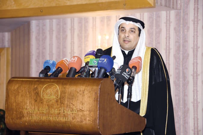 الوزير يعقوب الصانع متحدثا في حفل التكريم﻿