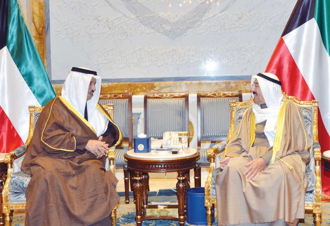 صاحب السمو الامير الشيخ صباح الاحمد مستقبلا سمو رئيس الوزراء الشيخ جابر المبارك