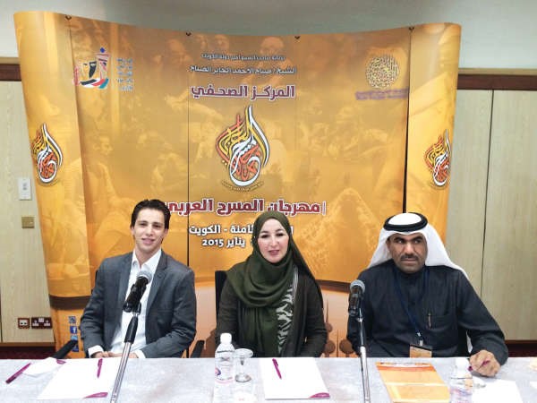 جانب من المؤتمر الصحافي لفريق مسرحية وزيد وانزيدلك الجزائرية﻿