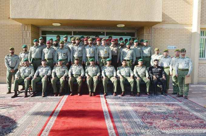 الخريجون في لقطة جماعية 