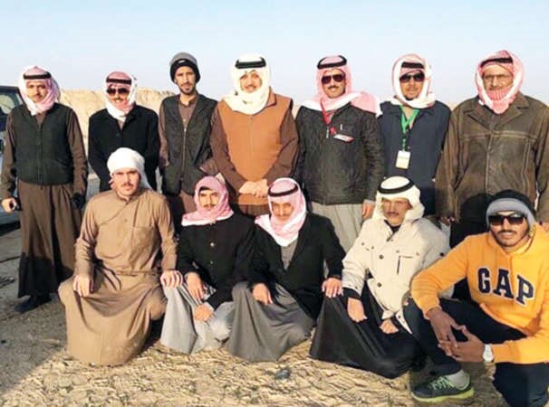 جانب من المنظمين والمشتركين في مسابقة الطلع على الحبارة 