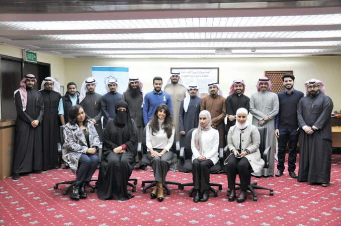 رئيس واعضاء رابطة المدنيين مع المكرمين ورئيسة جمعية المهندسين المدنيين الاميركية﻿