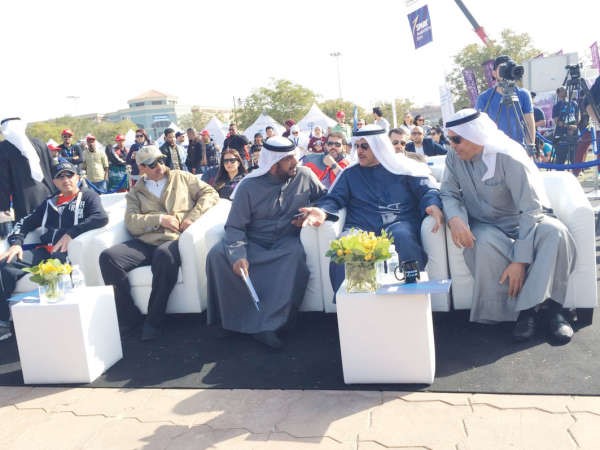 الشيخ سلمان الحمود والشيخ احمد المنصور اثناء حضور الماراثون
