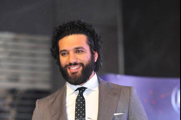 سر إطلاق حسن الرداد شعره ولحيته