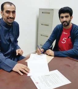 عبدالله حماد لحظة امضاء عقد انضمامه للفحيحيل