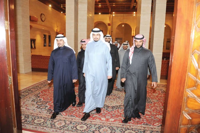 صاحب السمو الملكي الامير سعود بن سلمان بن عبدالعزيز لدى مغادرته
