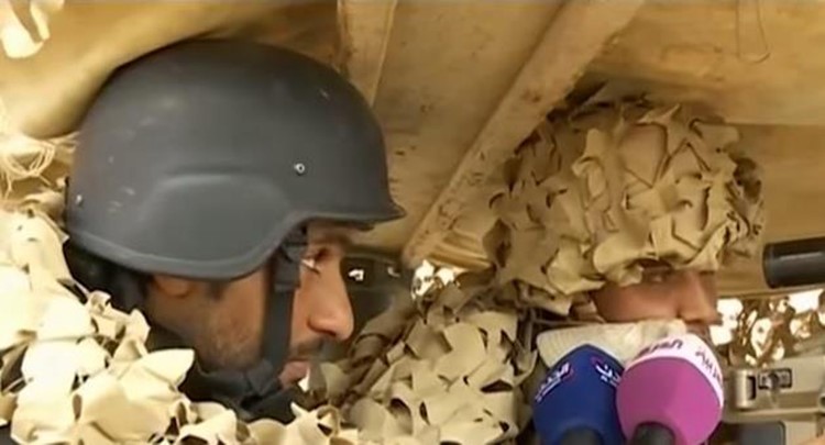 بالفيديو.. تقرير مصور يبرز مهارة "القناصين" في التخفي وصيد الحوثيين على الجبهة