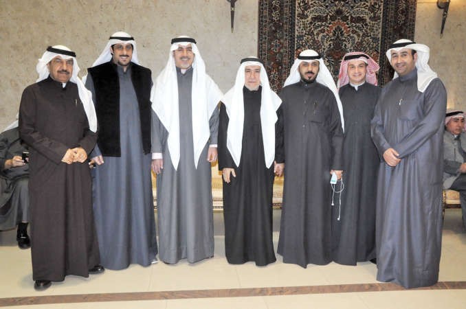 راشد الهلفي وجابر الحربي وخالد المحسن وفالح العنزي وخالد البذال يباركون
﻿