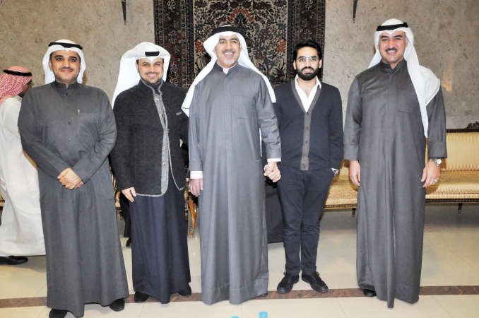 الزميل عبدالله بوفتين والمقدم عادل السهلي والمقدم غانم الهاجري يهنئون﻿