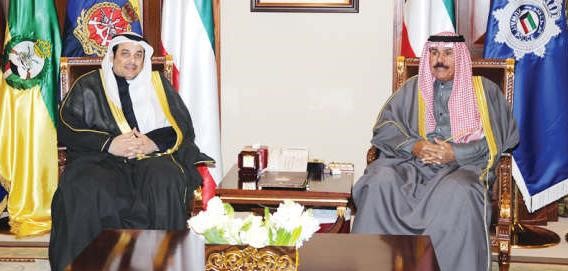 سمو ولي العهد الشيخ نواف الاحمد مستقبلا يعقوب الصانع ﻿