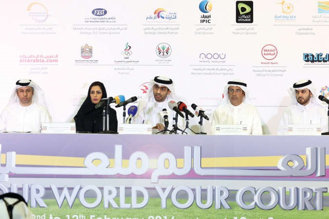 رئيس اللجنة العليا المنظمة للدورة الشيخ احمد القاسمي يتحدث في المؤتمر الصحافي 