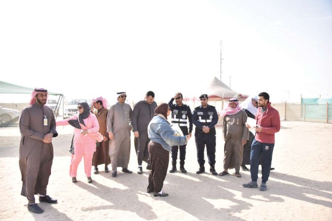 جانب من حملة التوعية في المخيمات