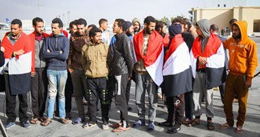 أحد العائدين من ليبيا: الخاطفون طلبوا معلومات عن الجيش