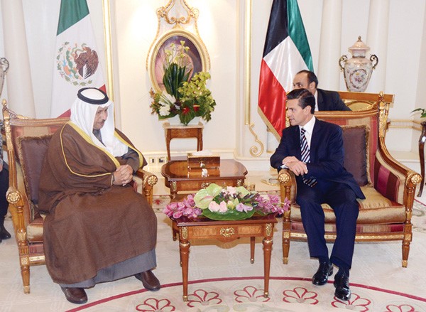 الرئيس انريكي بينيا نيتو مستقبلا سمو الشيخ جابر المبارك