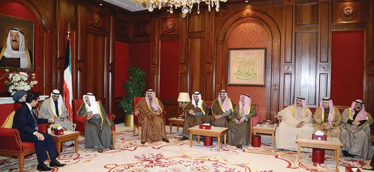 صاحب السمو الامير الشيخ صباح الاحمد خلال المباحثات مع رئيس الولايات المتحدة المكسيكية انريكي بينيا 
﻿﻿بحضور سمو ولي العهد الشيخ نواف الاحمد وسمو الشيخ جابر المبارك والشيخ صباح الخالد والشيخ علي الجراح﻿