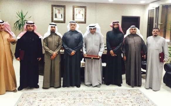 عبدالله المطوطح ودمدلول الظفيري مع الموظفين المثاليين﻿