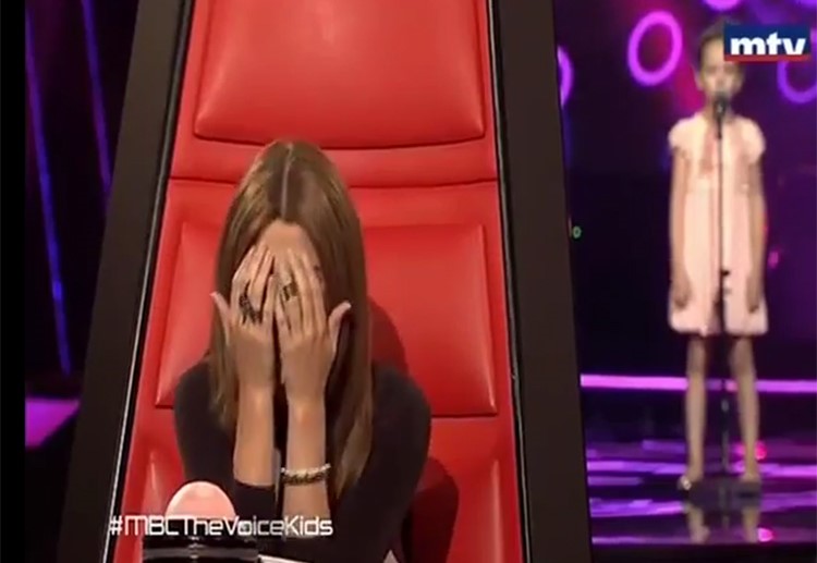 بالفيديو.. هكذا انسحبت نانسي عجرم باكية من the voice kids