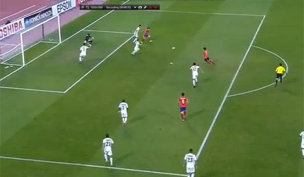 بالفيديو.. دفاع الأردن يرتكب أغرب خطأ في بطولة آسيا!