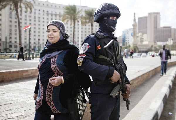 انتشار امني لتامين محيط ميدان التحرير في الذكرى الخامسة لثورة 25 ينايراپ