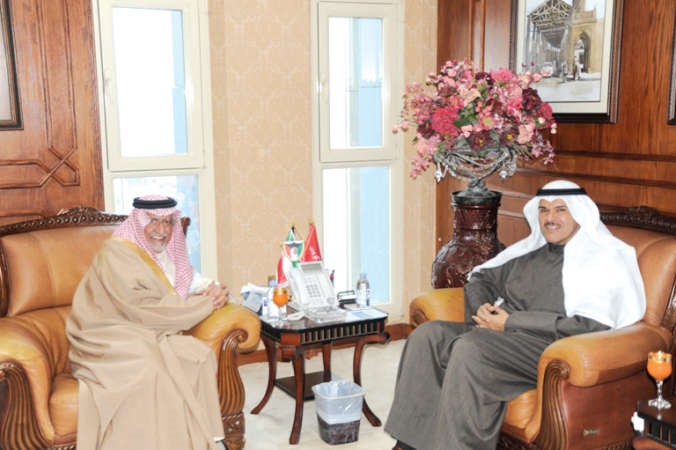  الشيخ سلمان الحمود مع المستشار الخاص لسمو رئيس الهيئة العامة للسياحة والتراث الوطني بالمملكة العربية السعودية عبدالله بن محمد ال شيخ ﻿