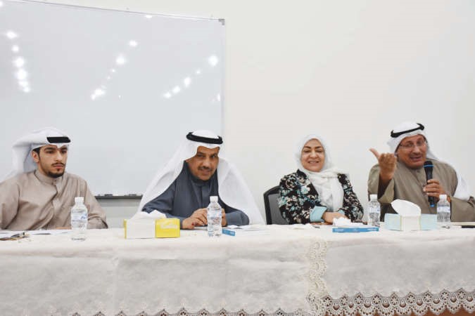 المتحدثون في اللقاء التنويري