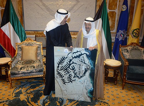 صاحب السمو الامير الشيخ صباح الاحمد خلال استقباله السيد فواز خالد المرزوق