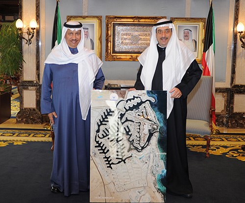 سمو رئيس الوزراء الشيخ جابر المبارك مستقبلا السيد فواز خالد المرزوق