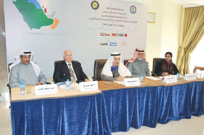 دجاسم المضف والحضور في المؤتمرمحمد هاشم