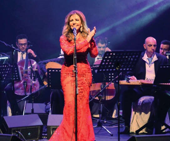 نادية مصطفى﻿