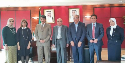 السفير سالم الزمانان مستقبلا ابراهيم البغلي وابراهيم الكندري ومنى الفريح ونادية الشطي بحضور عبدالعزيز البشر