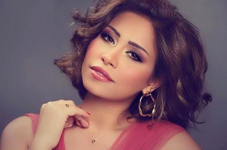 بالفيديو.. شيرين لا تصدق نفسها أثناء لعبها بالثلج في لبنان: والله ثلج