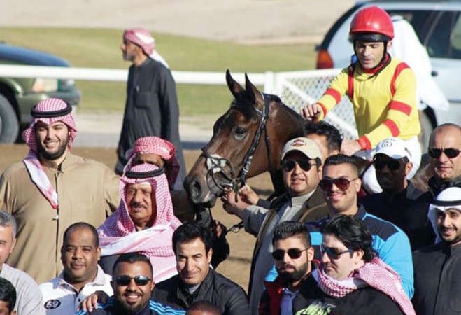 الشيخ عبدالله السلمان والشيخ صباح المبارك يحتفلان مع جمهور النشاما 