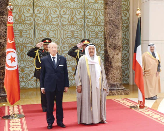 صاحب السمو الامير خلال استقباله الرئيس التونسي