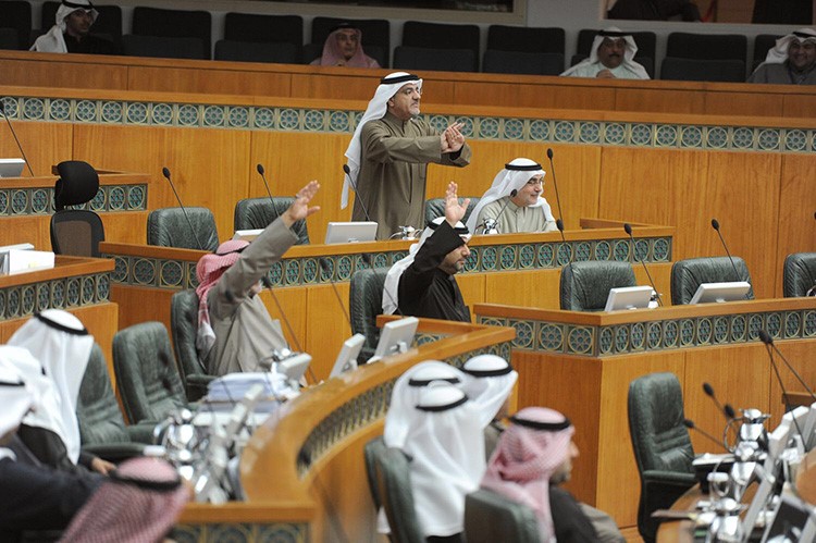 المجلس يوافق على تعديل ميزانية "التطبيقي" ويحيل القانون الى الحكومة 