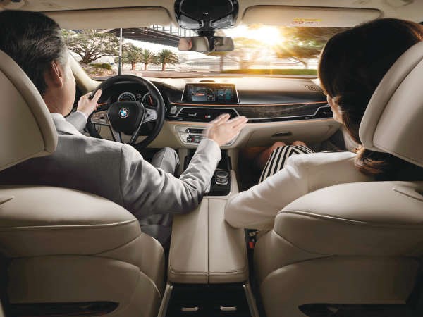 BMW الفئة السابعة.. تعريف جديد للفخامة المعاصرة