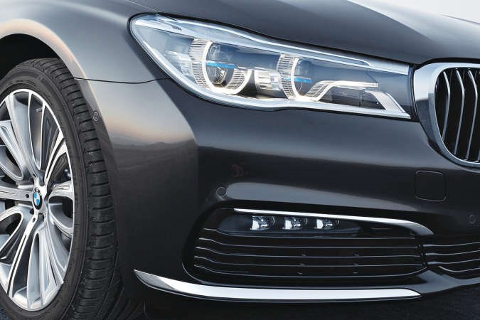 BMW الفئة السابعة.. تعريف جديد للفخامة المعاصرة