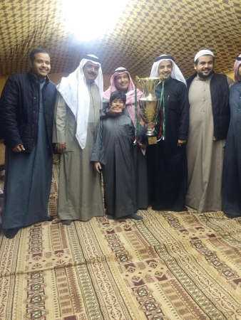 محمد القحطاني خلال زيارته لعميد اسطبل السرحان