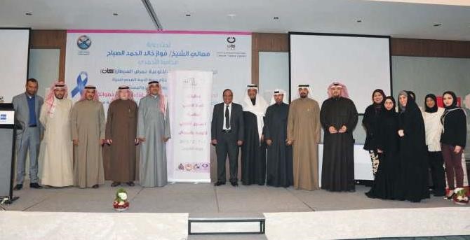 دخالد الصالح مع عدد من المشاركين في الحملة	 ريليش كومار ﻿