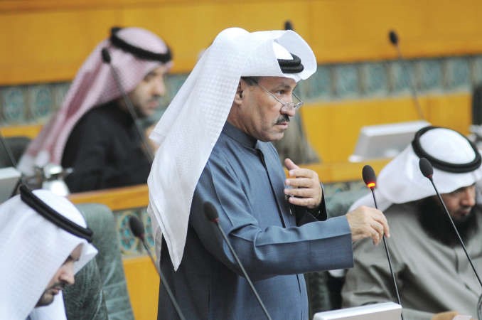 محمد طنا متحدثا﻿
