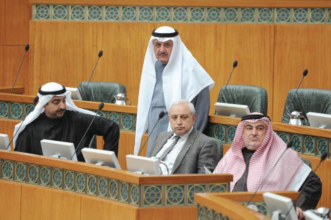 خليل الصالح ودبدر العيسى وجمال العمر وعيسى الكندري﻿