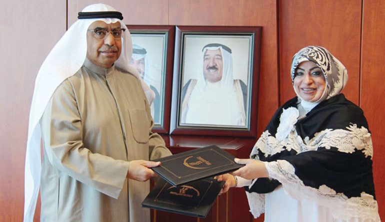  فوزي المجدلي يتبادل الاتفاق مع باسمة الدهيم ﻿