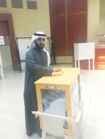  جانب من عملية التصويت ﻿