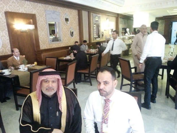 الوزير الاردني د هايل داود متحدثا الى الزميل احمد صابر