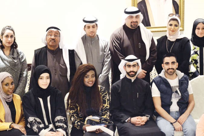 جمال النصرالله وطلال الفضلي مع عدد من المشاركين في الدورة