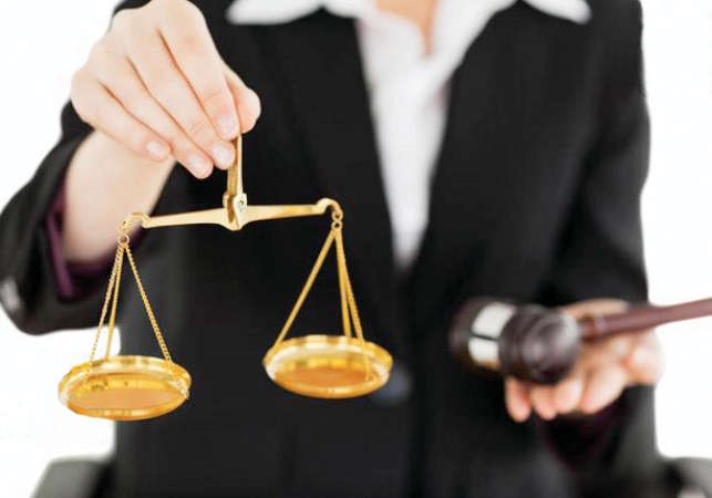 مطلوب تشريع قانون لجواز قبول عمل المرأة في الإفتاء.. بقلم: الكاتبة الكويتية / عزة الغامدي