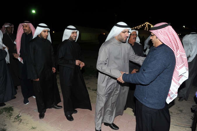 فيصل الكندري خلال استقباله الضيوف
﻿