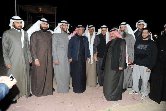 الكندري متوسطا ناخبيه ومحبيه
﻿