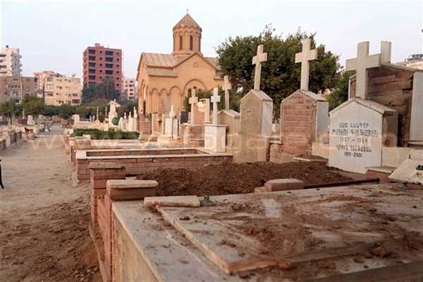 الصور الأولى لقبر الفنانة المصرية فيروز بعد دفنها