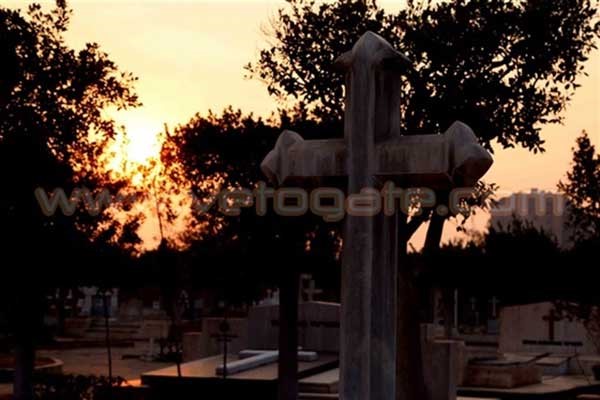 الصور الأولى لقبر الفنانة المصرية فيروز بعد دفنها